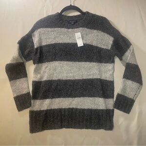 American Eagle Fuzzy Striped Gray Cream Sweater XS NWT Soft Knit Cozy Pullover‎